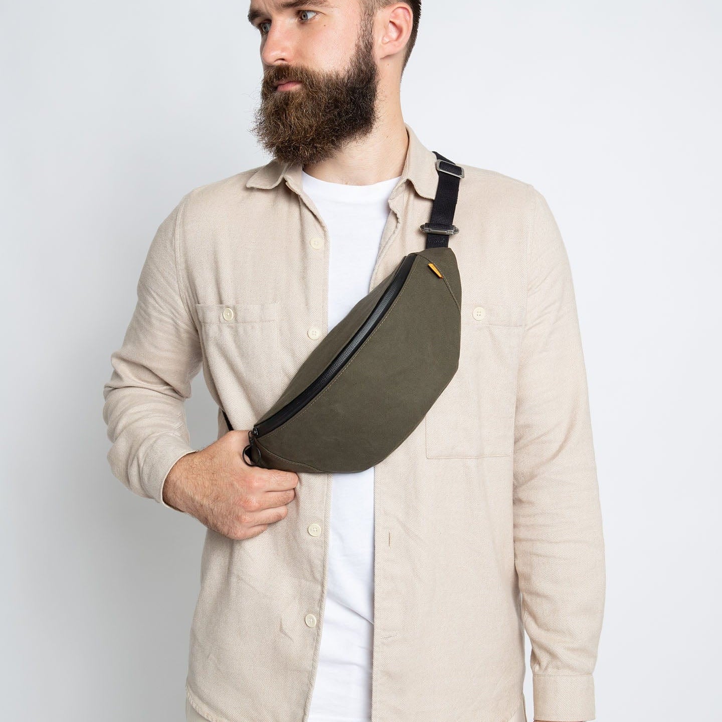 Trakke Banana Crossbody Bag - Image 13