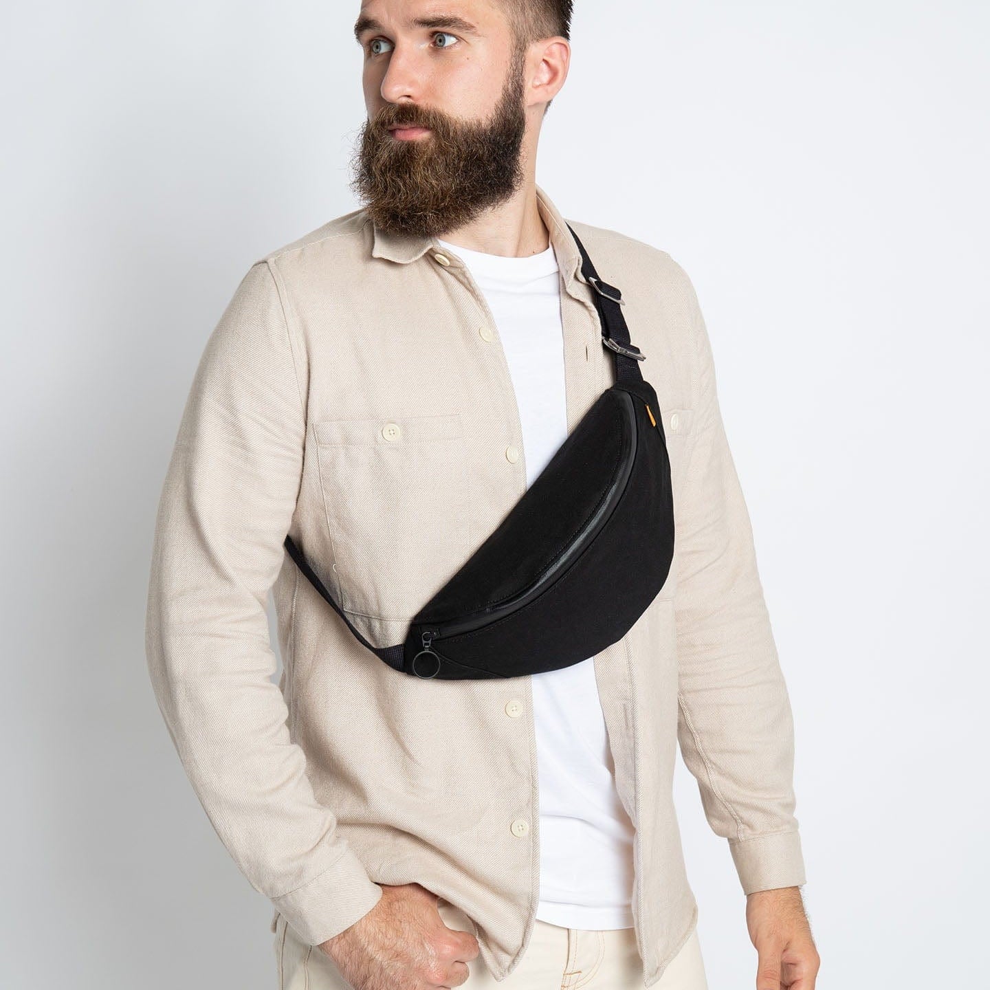 Trakke Banana Crossbody Bag - Image 14