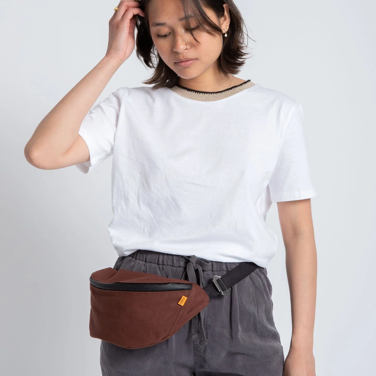 Trakke Banana Crossbody Bag - Image 19