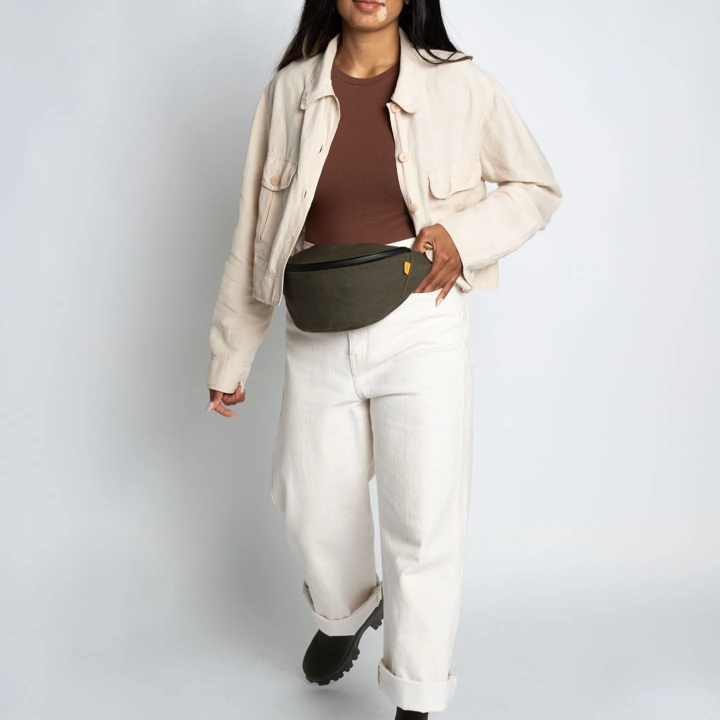Trakke Banana Crossbody Bag - Image 23