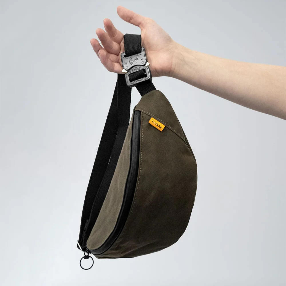 Trakke Banana Crossbody Bag - Image 8