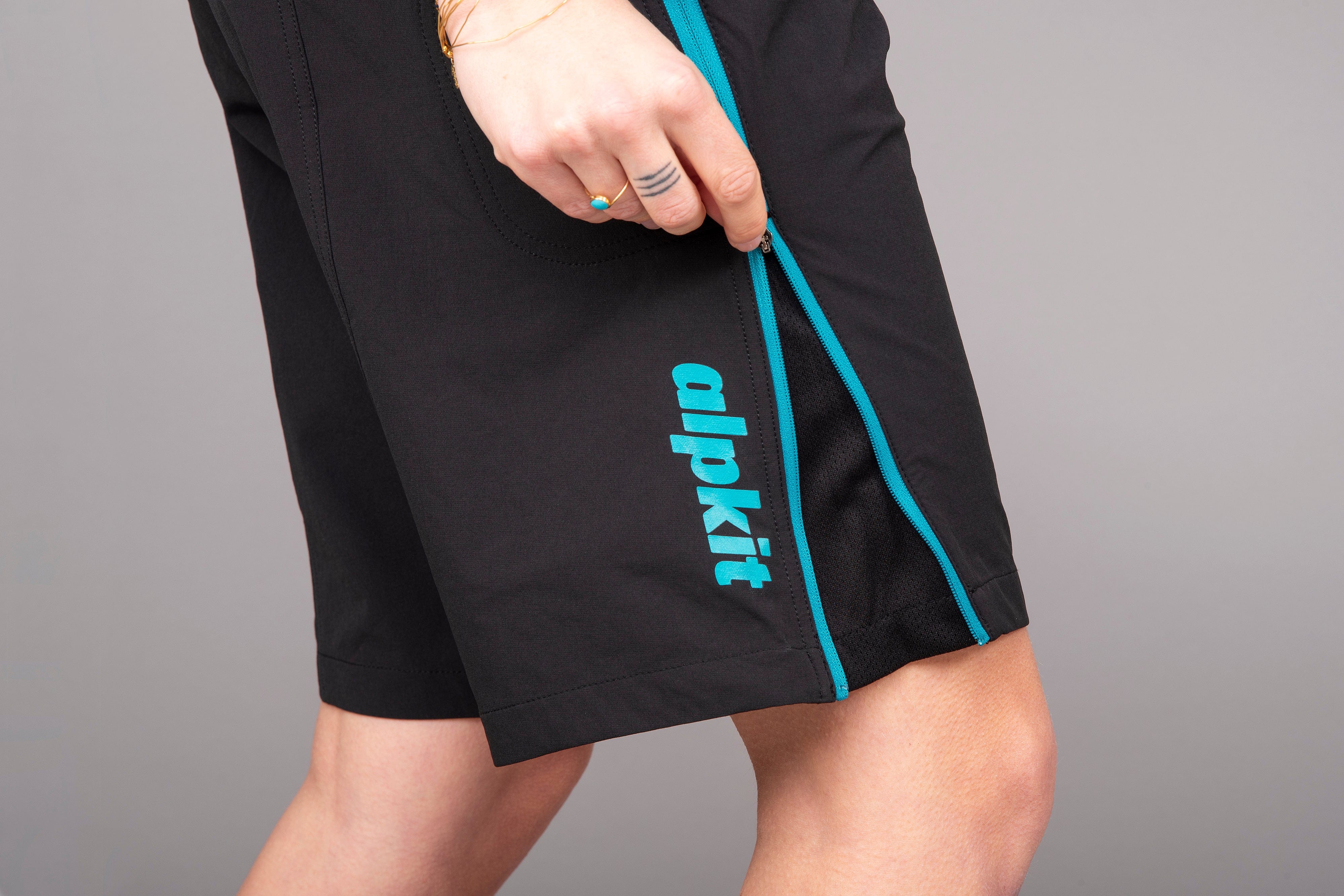 Floe Short [Womens] - Image 7
