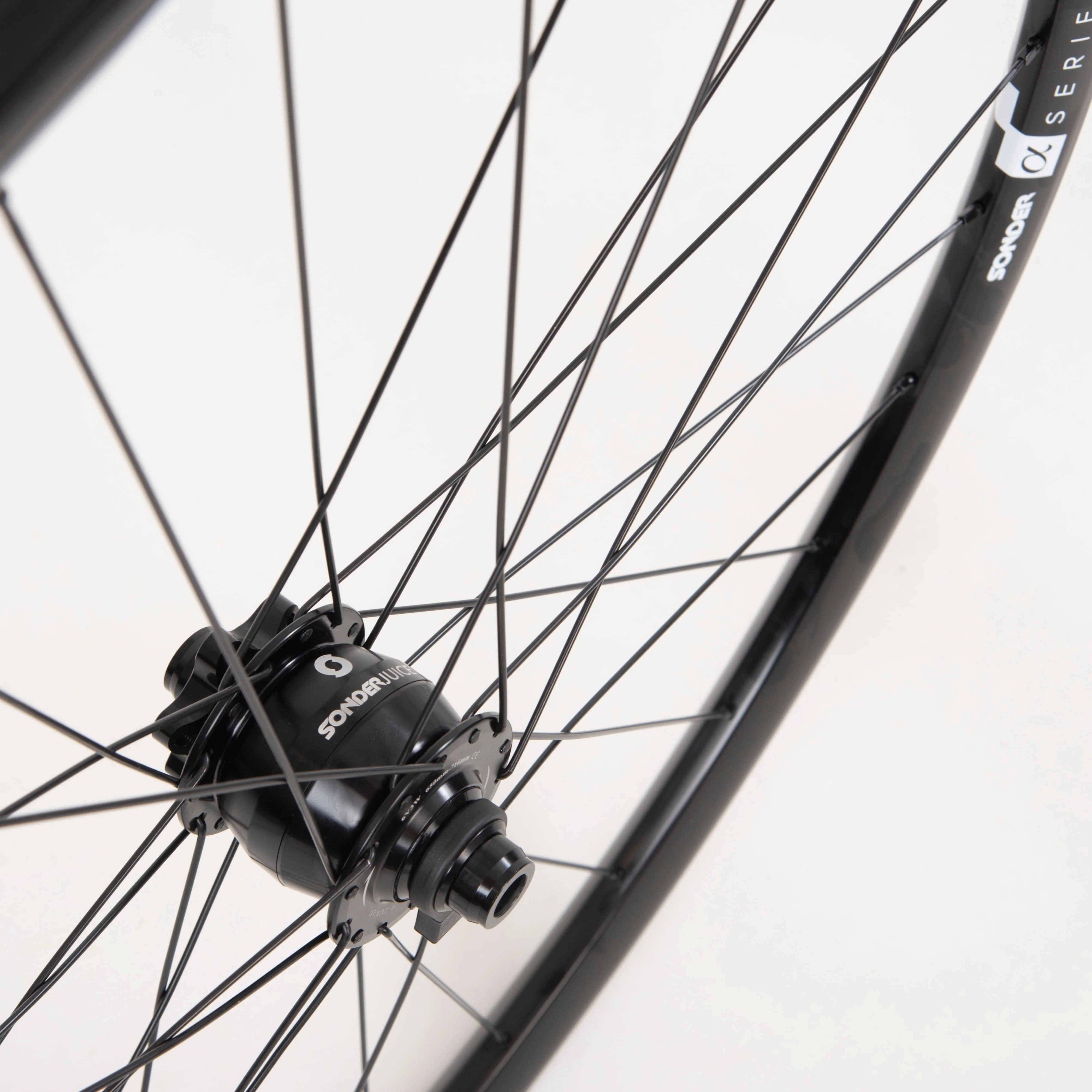 Sonder Alpha 700c Dynamo Wheelset - Image 4