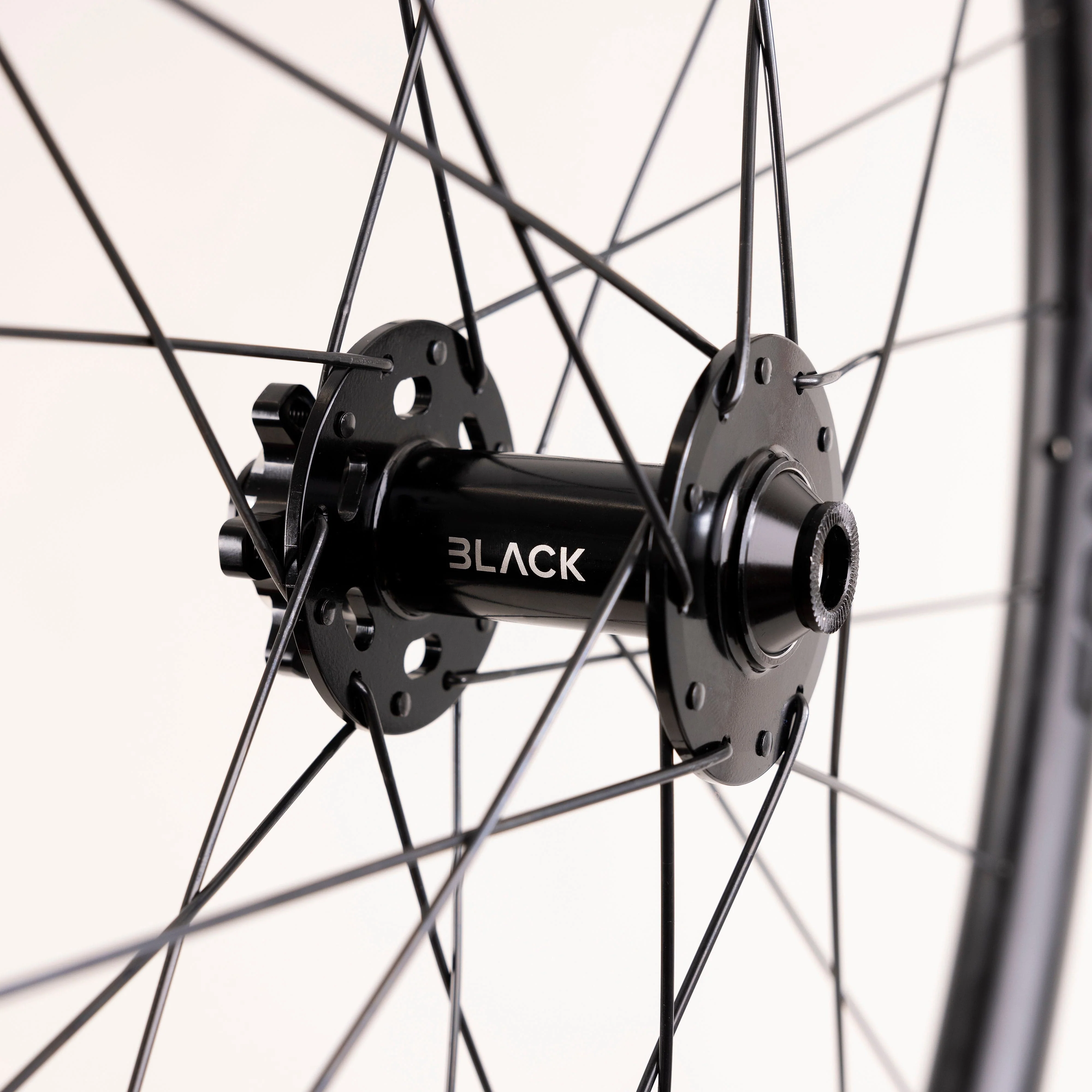 Sonder Black i21 Carbon Aero Wheelset - Image 4