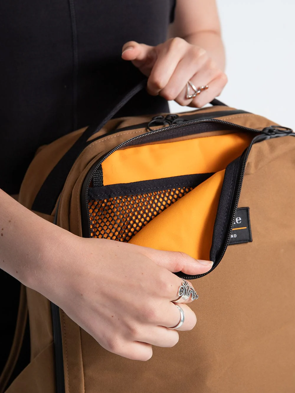 Storr 25L Travel Backpack - Image 12