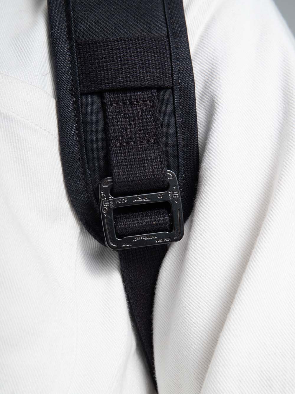 Storr 25L Travel Backpack - Image 3